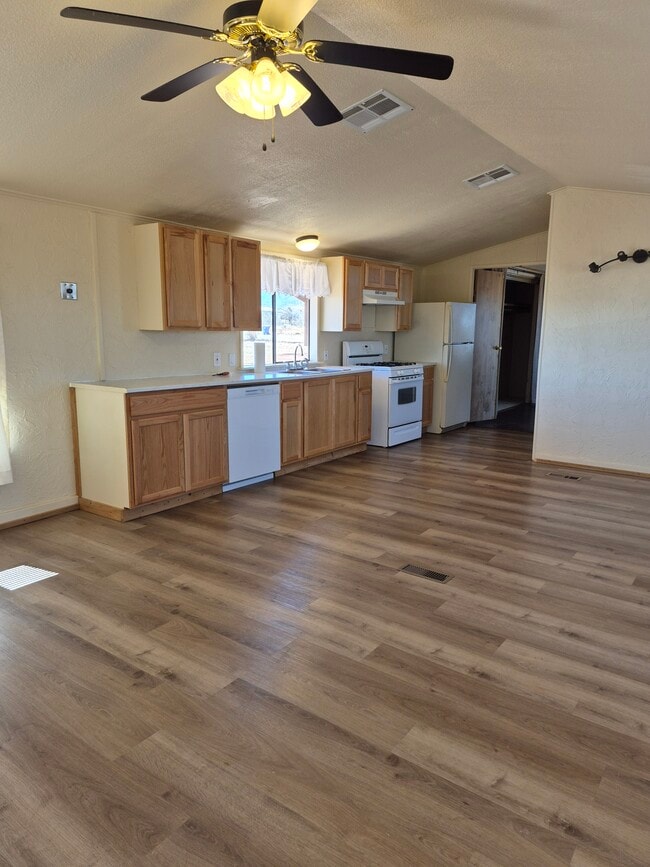 Photo - 4413 E Glisch Rd
