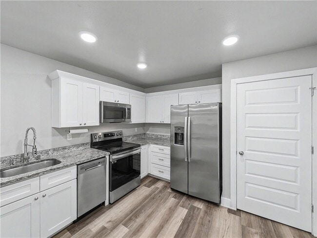 Photo - 24 Hampstead Ln