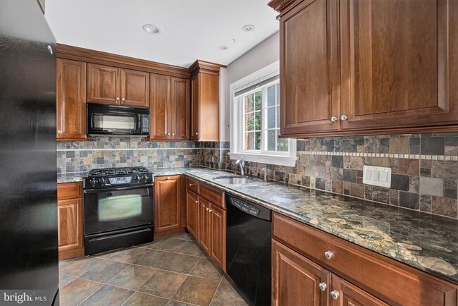 Photo - 3250 Martha Custis Dr