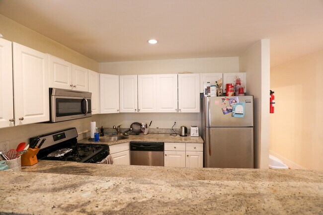 Photo - 66 Egmont St Unit 2