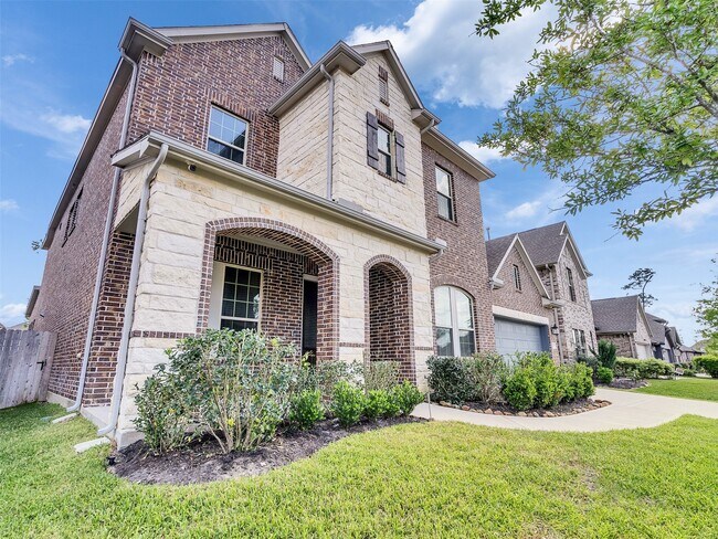 Photo - 32212 Highwood Grn Ln