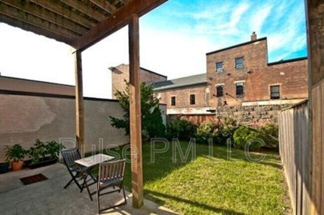 Photo - 112 E 5th St