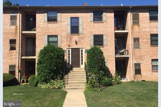 Main Building Entrance - 2305 Pond View Dr Unit 2305 Pond View Drive