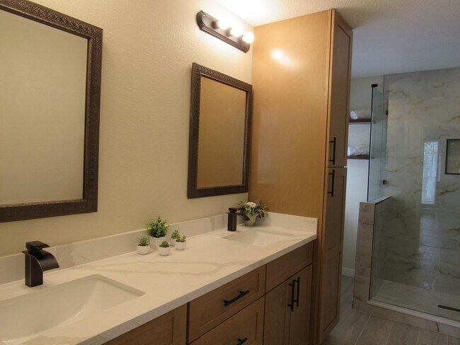 Photo - 10139 Cedaredge Dr