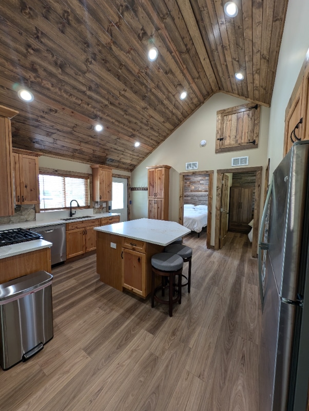 Photo - 605 Vincent Rd