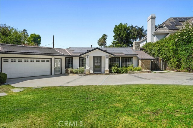 Photo - 18433 Tarzana Dr