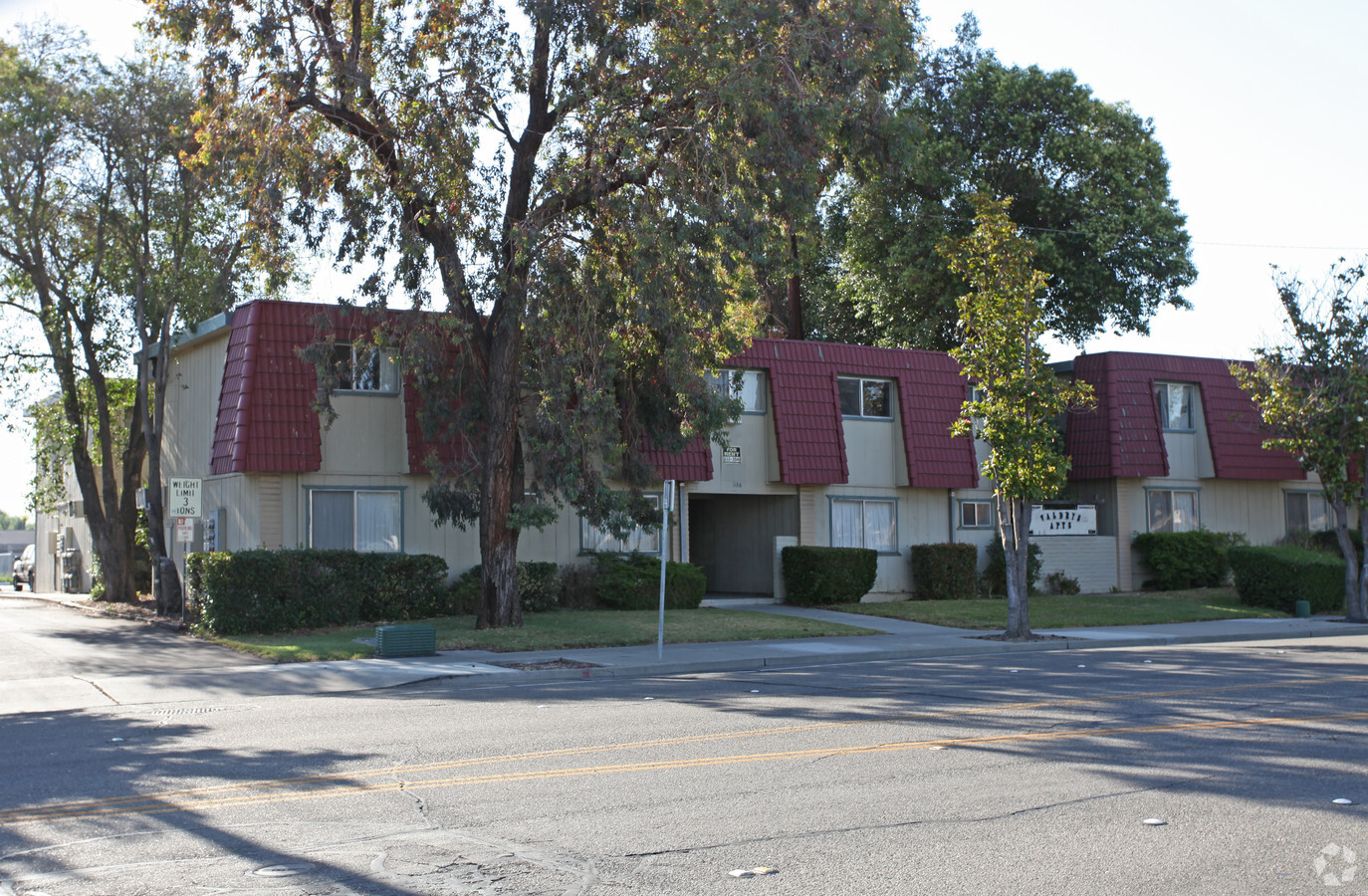 Photo - Lincoln Plaza Apartments