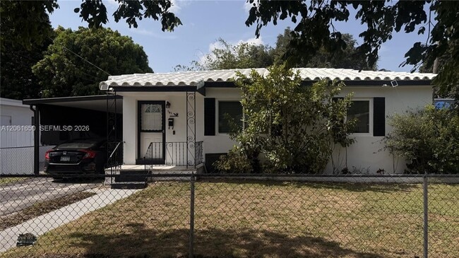 Photo - 161 NW 41st St