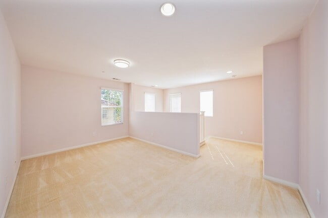 Photo - 372 Cardinal Ln