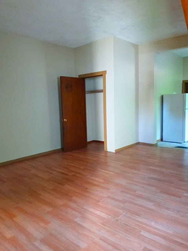 Photo - 107 S Walnut St Unit Apt 2