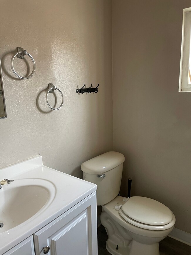 Photo - 415 H St