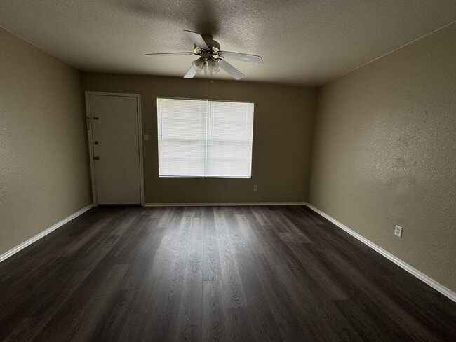 Photo - 4406 Deek Dr Unit B