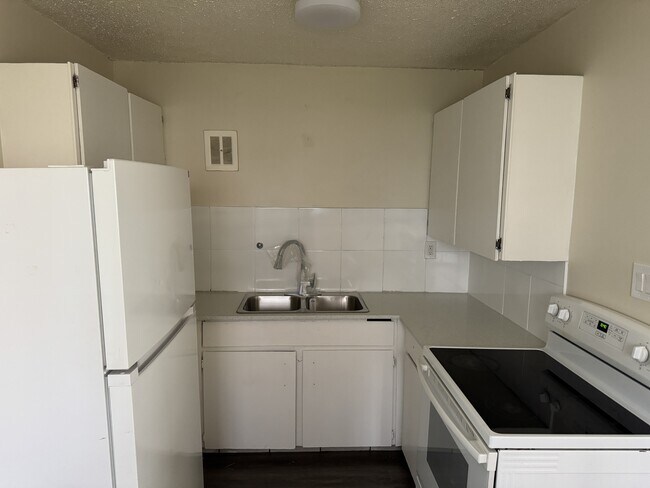 Photo - 12940-12118 118 Ave NW Unit 4A