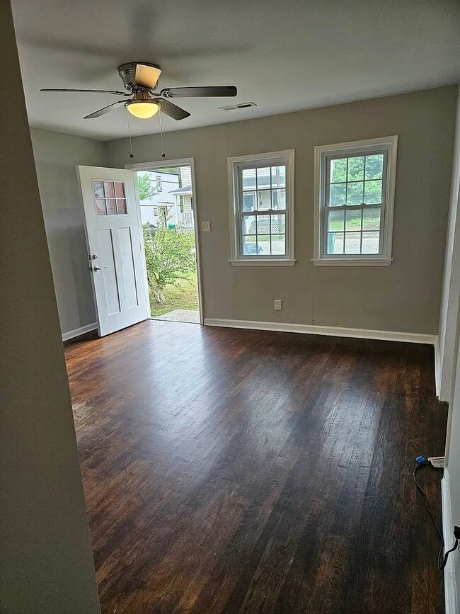 Photo - 1343 Hinton St