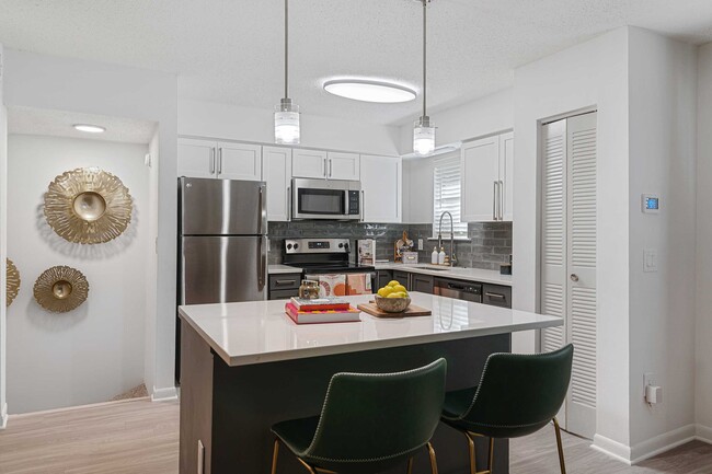 Building Photo - Aventura Bellevue Rental
