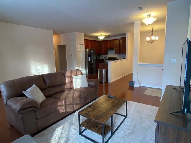 Photo - 1587 Millbrook Dr Unidad 1587