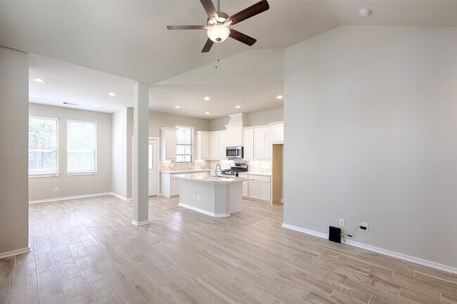Photo - 115 Handley Dr