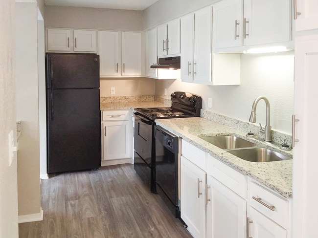 HighlandVillageRenos-June24-22 (6 of 10).jpg - Life at Highland Village