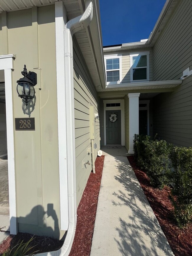 Building Photo - Town Home in The Trails -2 Primary Suites!!