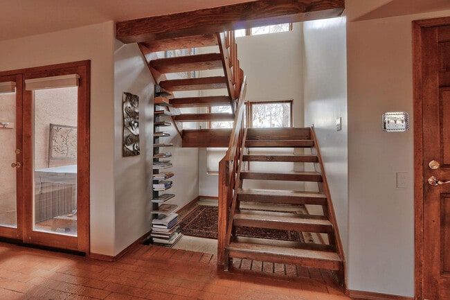 Photo - OLD TOWN AMAZING 2 Bedroom 2/Story 1475/SF Townhouse