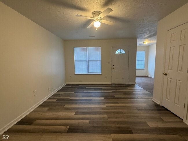 Photo - 4930 Elliott Ave