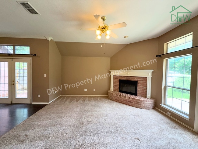 Photo - Inviting 3BR/2BA Home with Spacious Backyard for Lease in Fort Worth