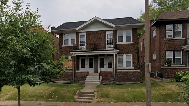 Building Photo - 5042 Pernod Ave Unit 2F