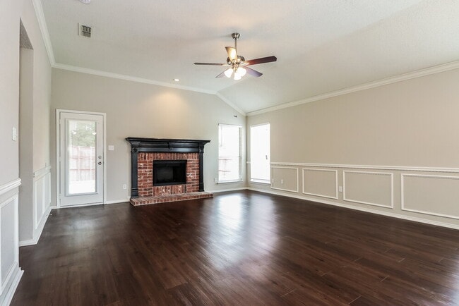 Photo - 2844 Claremont Dr