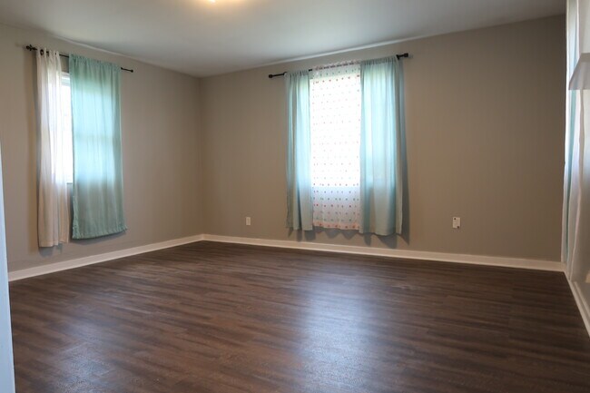 Photo - 40 58th St SE