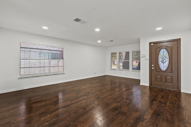 Photo - 10003 Silver Park