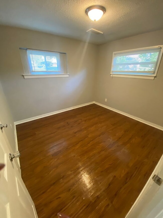 Photo - Cute 3 Bedroom 1 Bathroom