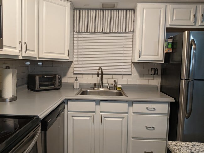 Photo - 108 Orris St