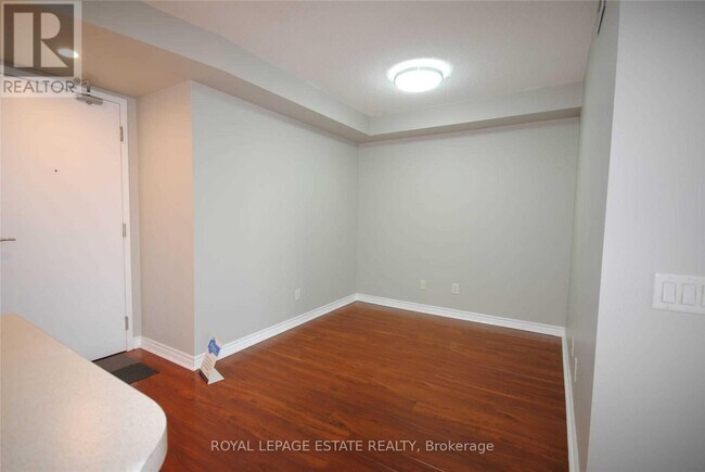 Photo - 8 Mondeo Dr Unit 303