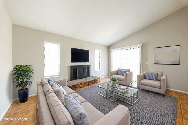 Photo - 6630 W Poinsettia Dr