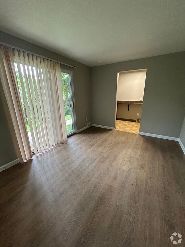Building Photo - 114 McLaughlin Rd Unit B Rental