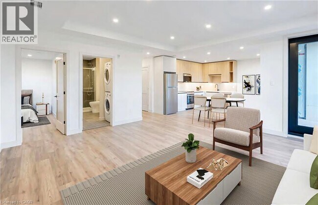 Photo - 4390 Hillview Dr Unité 202