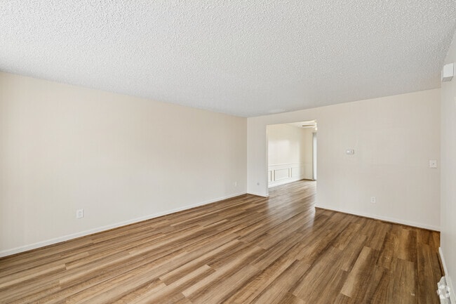 2BR, 1.5BA - 1,040SF - Living Room