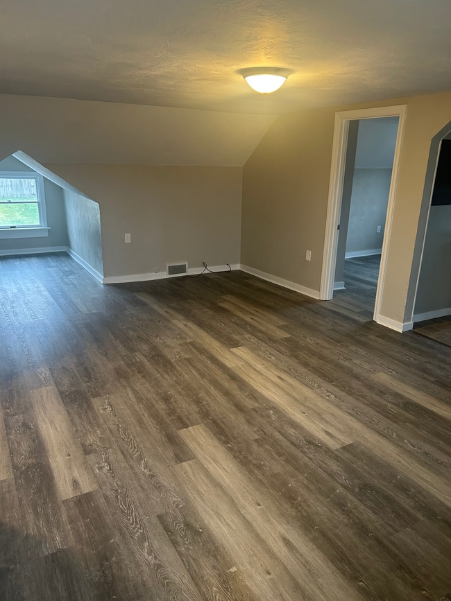 Building Photo - 335 S Lincoln Ave Unit 2nd Floor