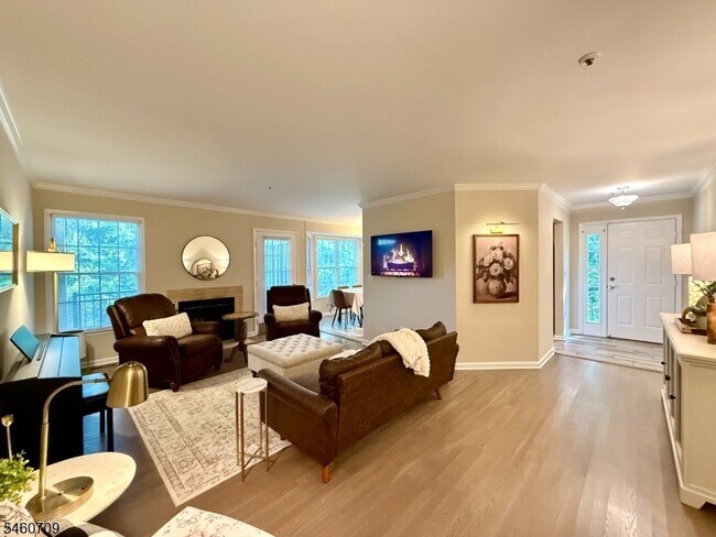 629 Fairfax Dr