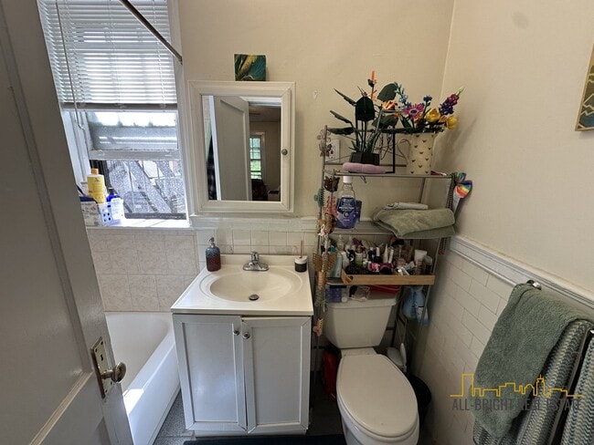 Photo - 309 Allston St Unit 4