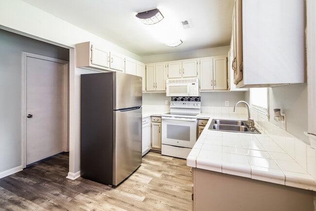 Photo - 614 Beauregard Rd