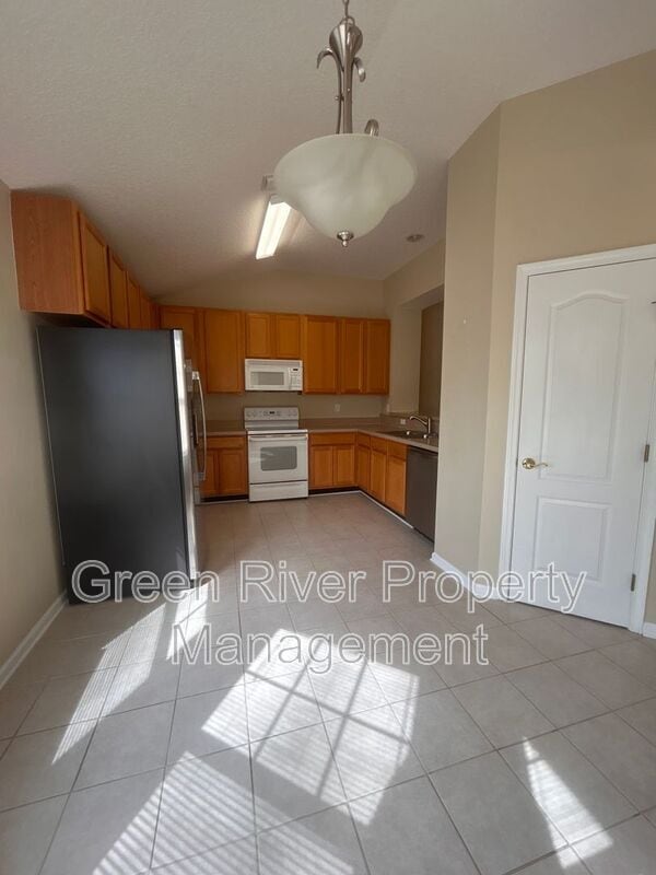 Photo - 2120 Stone Creek Dr