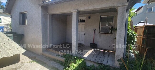 Photo - 631 S Elizabeth St Unidad Rear