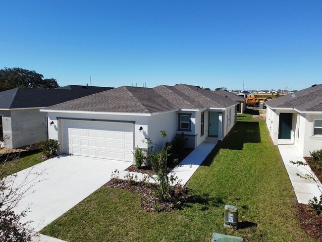 Building Photo - Modern Comfort Meets Convenience