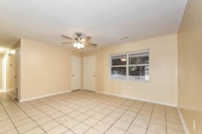 30 Dove Ct