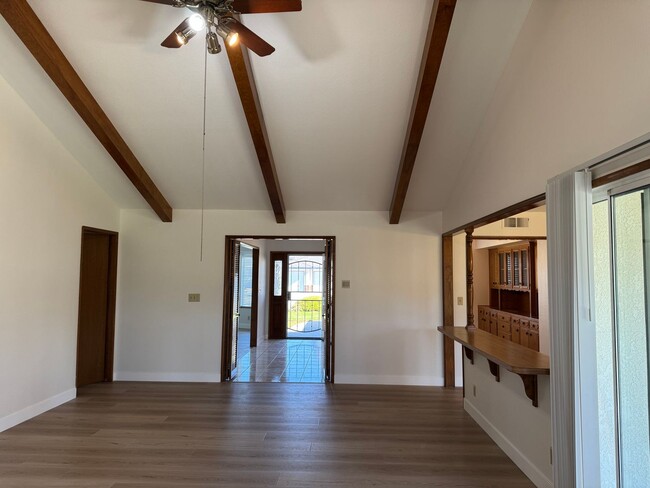 Photo - 6517 N San Pedro Ave