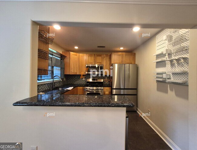 Photo - 2080 Hilburn Dr SE