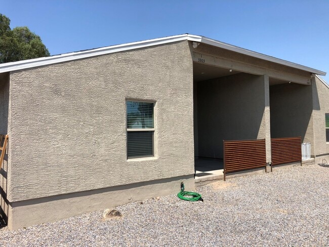 Building Photo - 3303 N Tyndall Ave