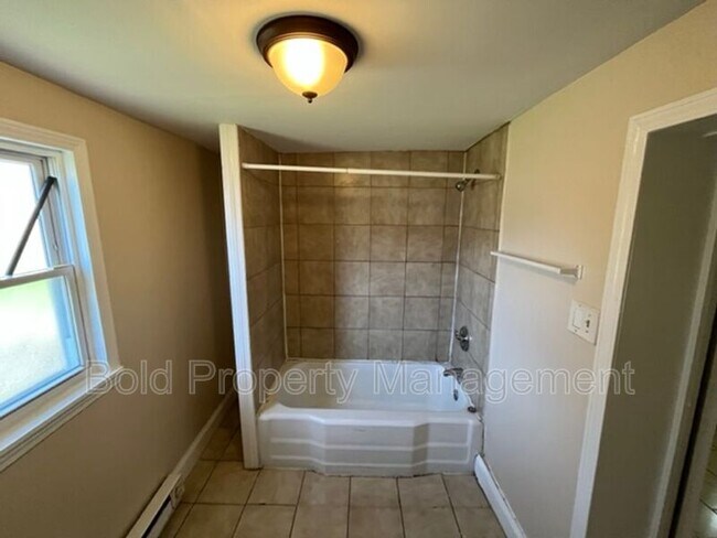 Photo - 353 W Greenwich St Unit C