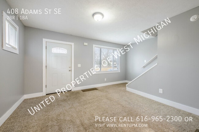 Photo - 408 Adams St SE